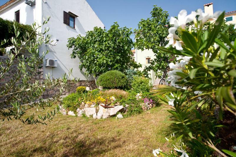 Pape Punat Hotel Екстериор снимка